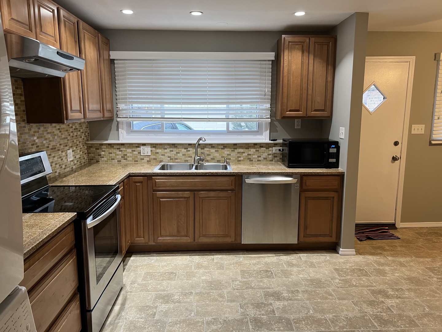 440 N Ida Lane, Elmhurst, IL 60126