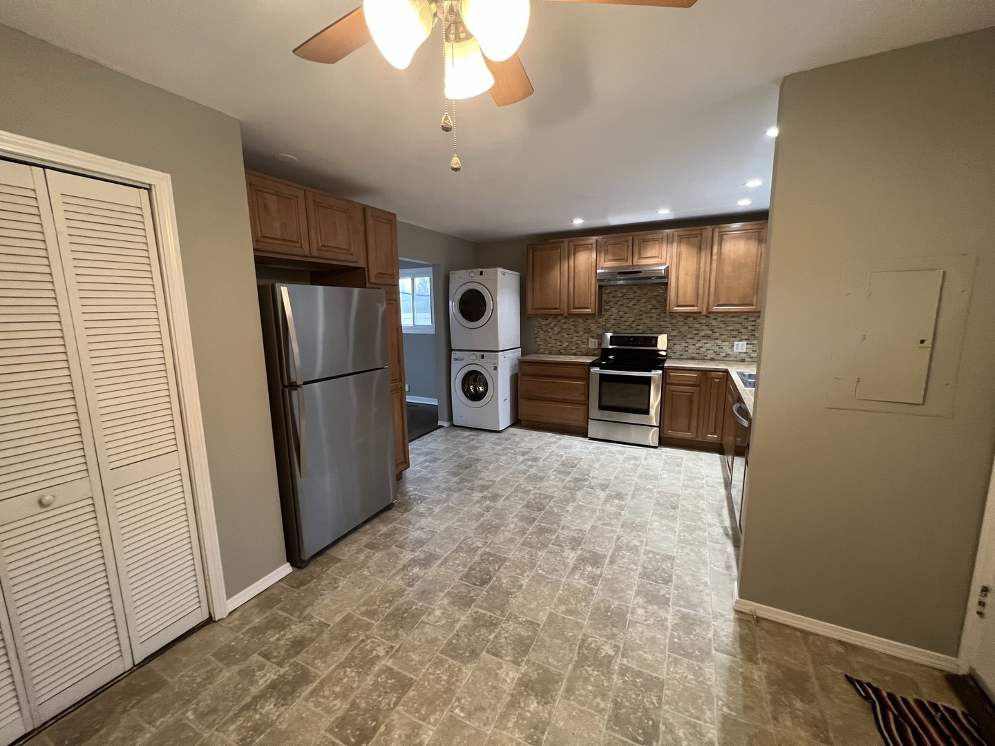 440 N Ida Lane, Elmhurst, IL 60126
