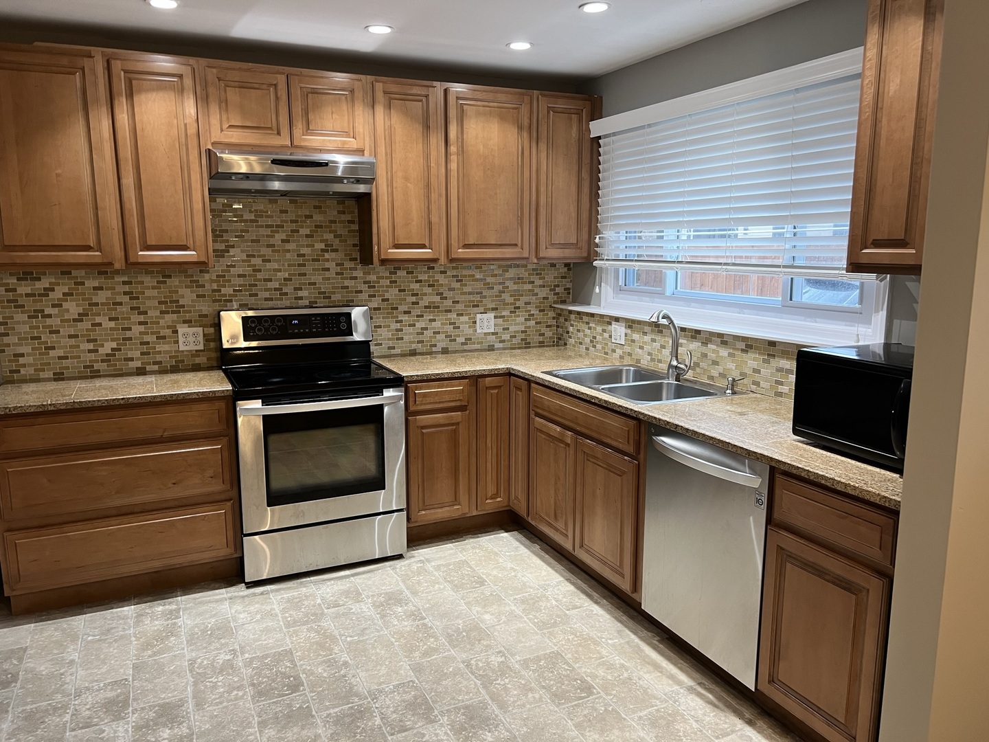 440 N Ida Lane, Elmhurst, IL 60126