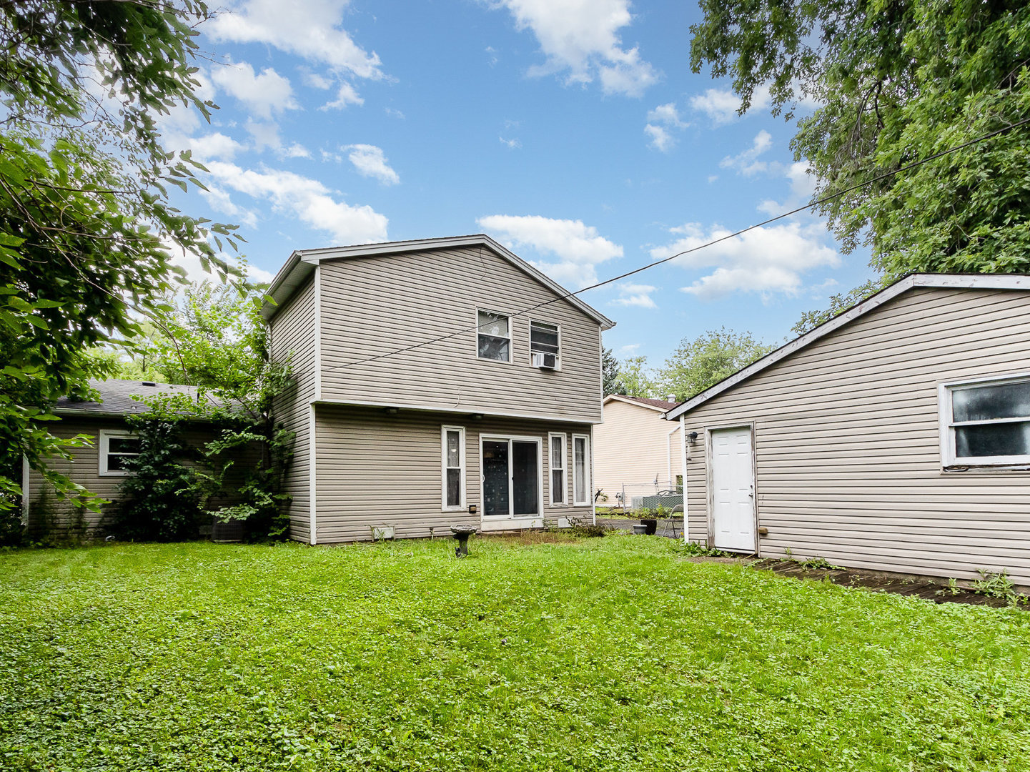 325 Greencrest Drive, Bolingbrook, IL 60440