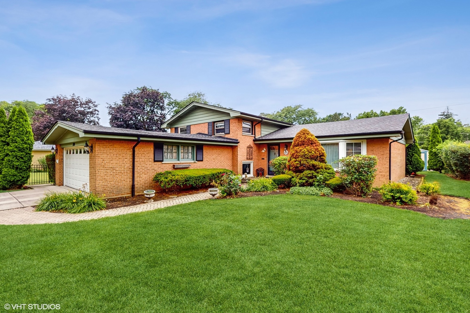 704 S Owen Street, Mount Prospect, IL 60056