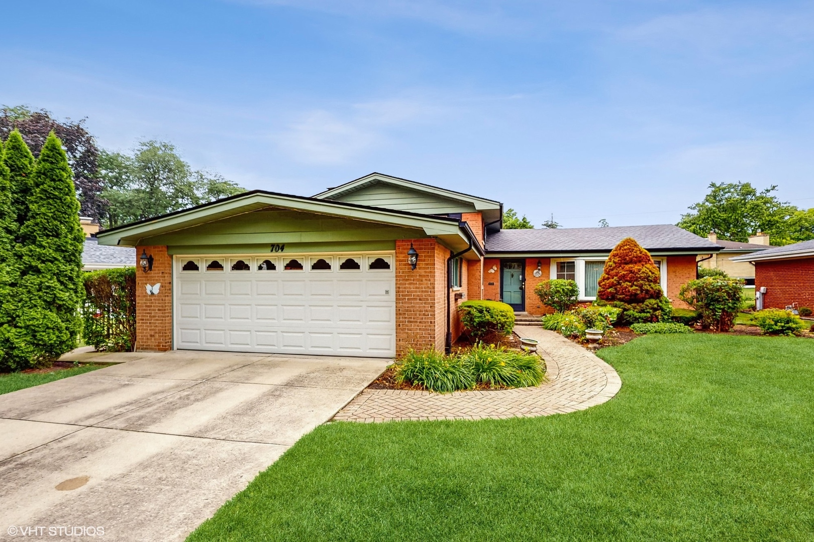 704 S Owen Street, Mount Prospect, IL 60056