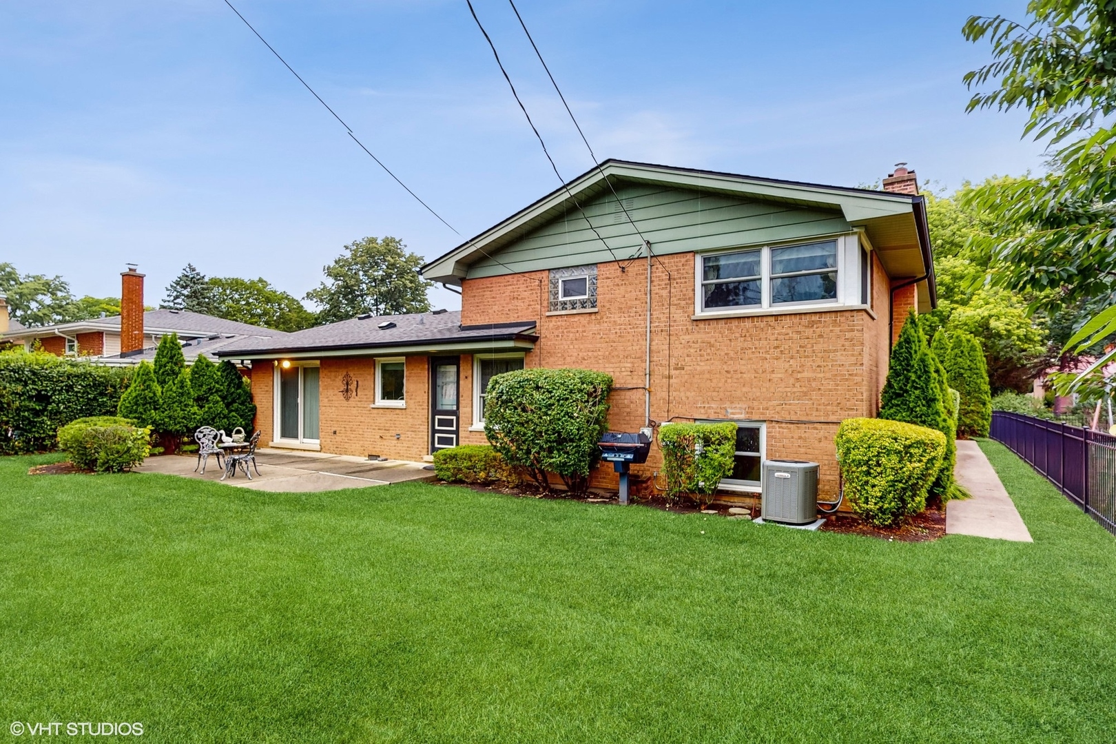 704 S Owen Street, Mount Prospect, IL 60056
