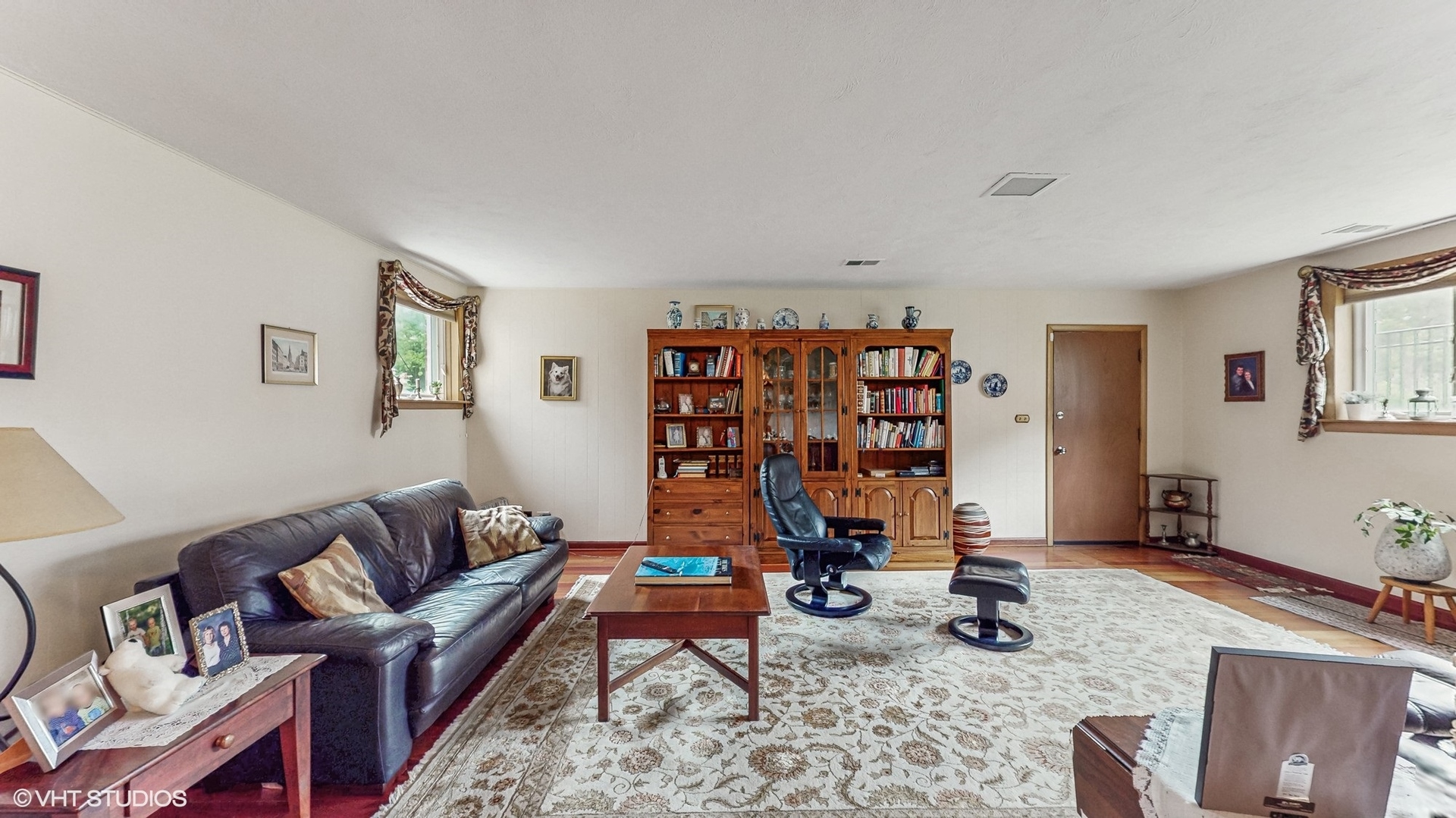 704 S Owen Street, Mount Prospect, IL 60056
