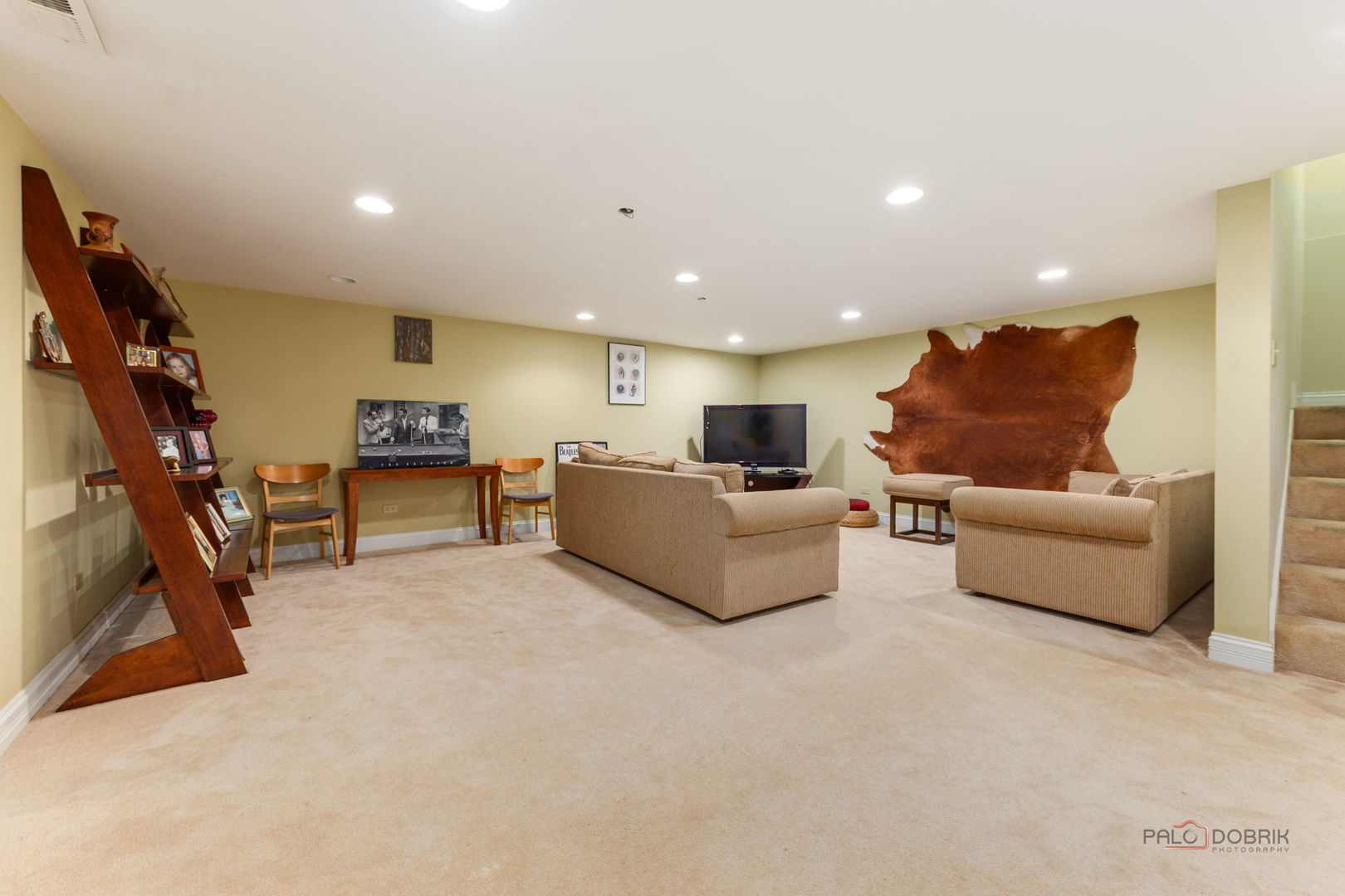 695 London Square, Hoffman Estates, IL 60169
