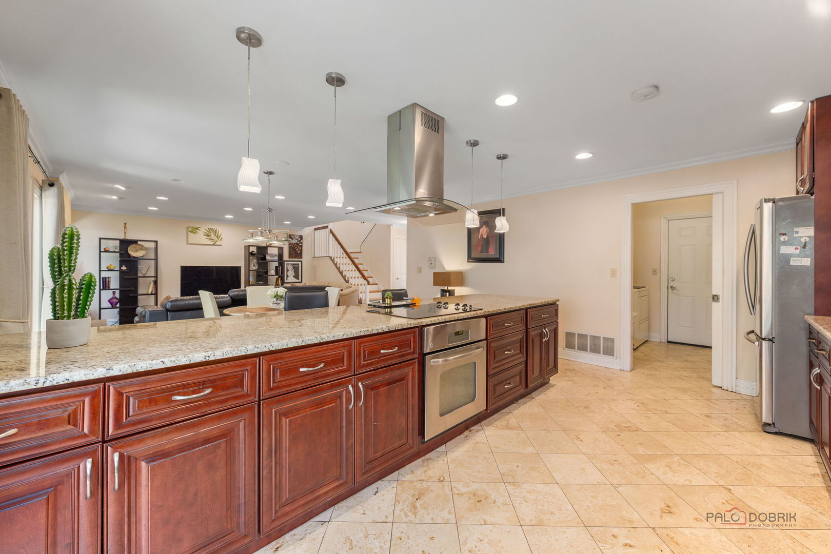695 London Square, Hoffman Estates, IL 60169