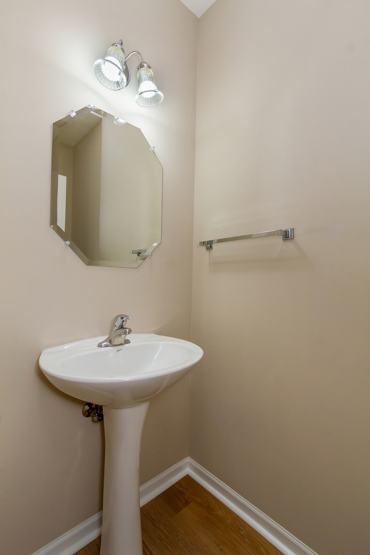 533 TELLURIDE Drive, Gilberts, IL 60136