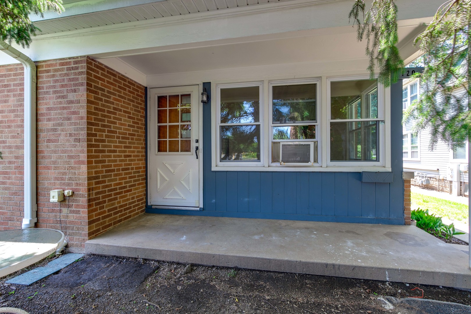 120 Broadway Street #120, Libertyville, IL 60048