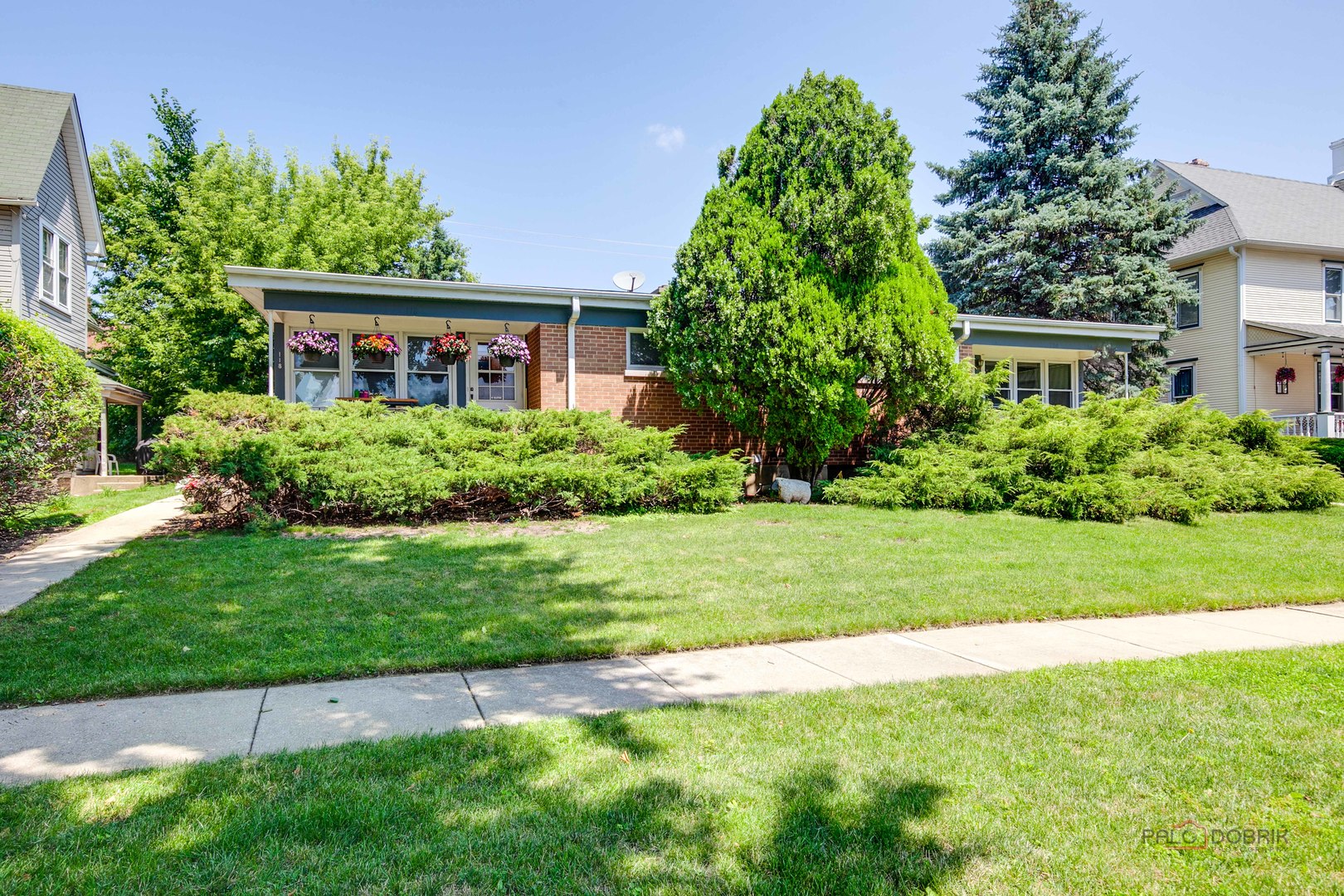 120 Broadway Street #120, Libertyville, IL 60048