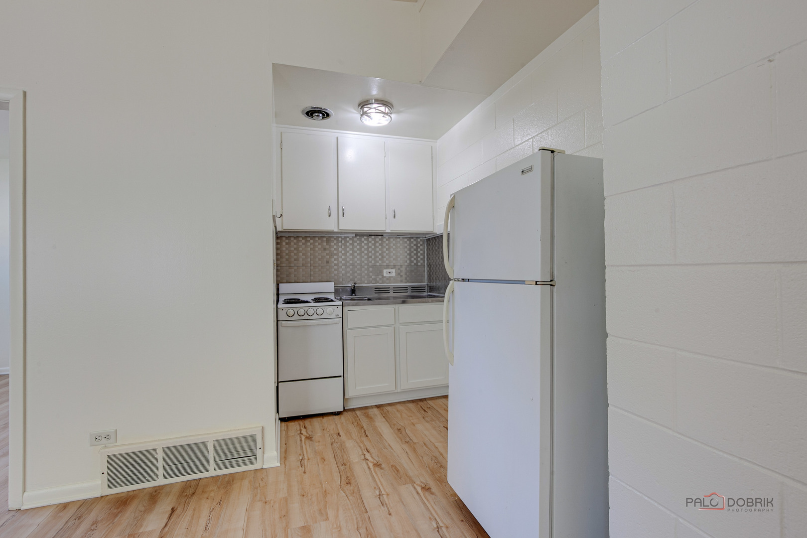 120 Broadway Street #120, Libertyville, IL 60048