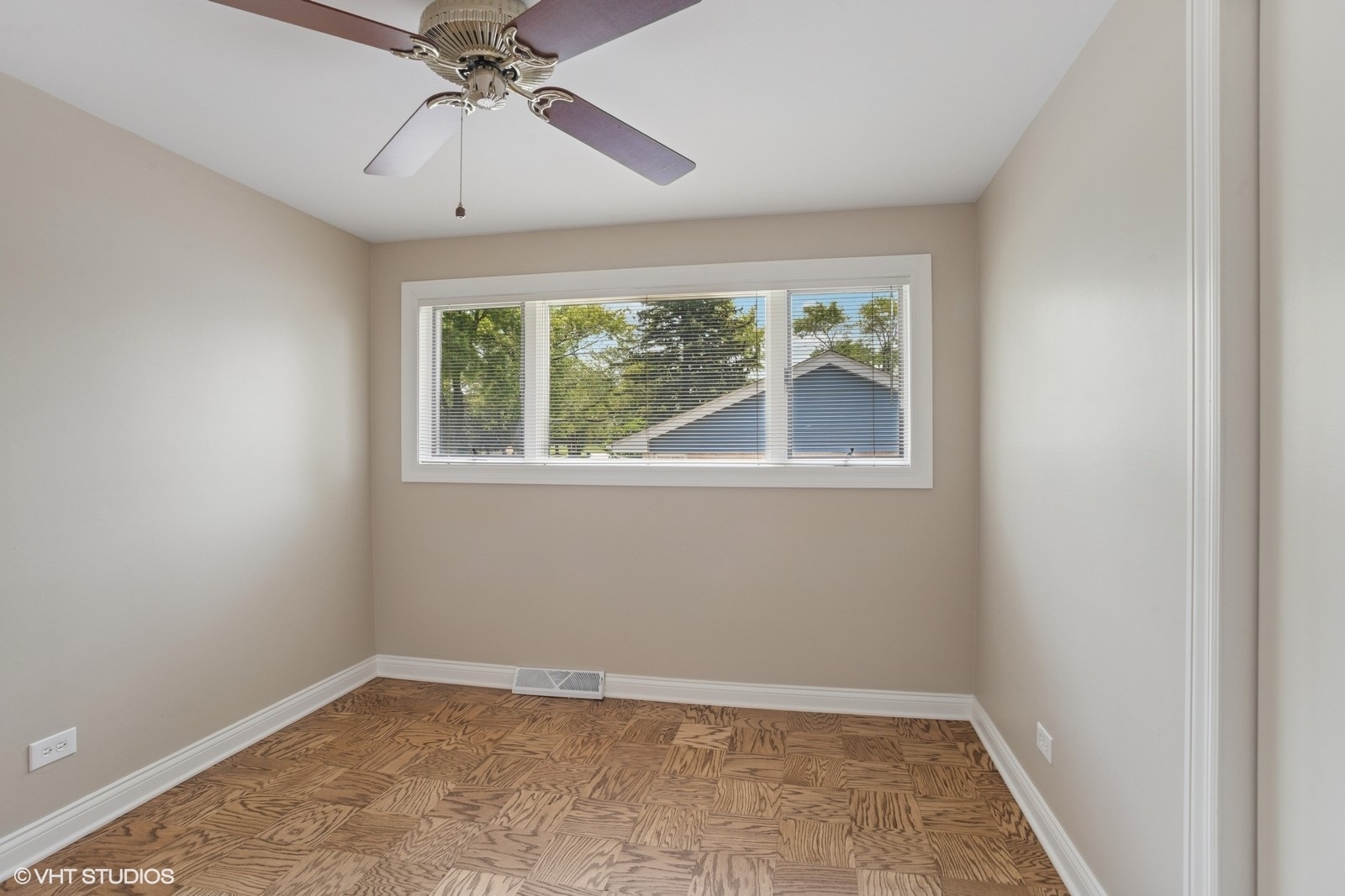 3N276 N Howard Avenue, Elmhurst, IL 60126