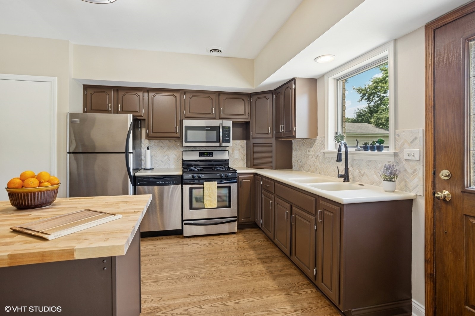 3N276 N Howard Avenue, Elmhurst, IL 60126