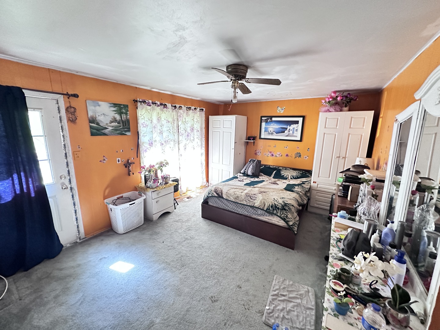 57 Robin Road, Carpentersville, IL 60110