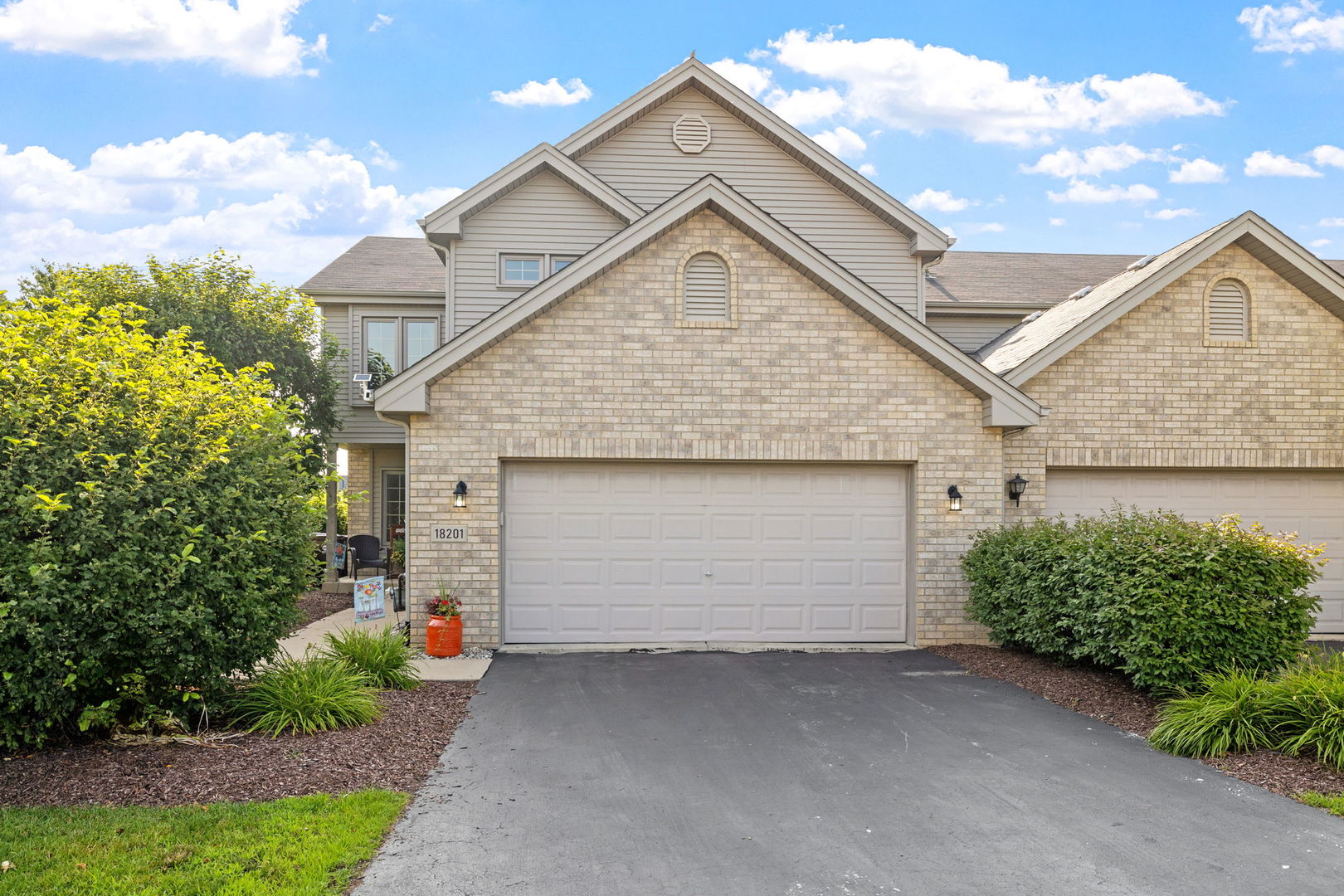 18201 NEWCASTLE Court, Tinley Park, IL 60487