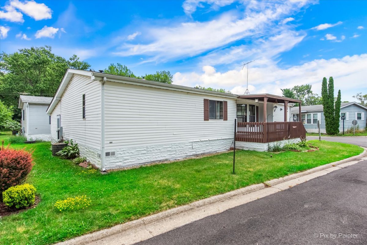 900 Rodney Lane, Elgin, IL 60120