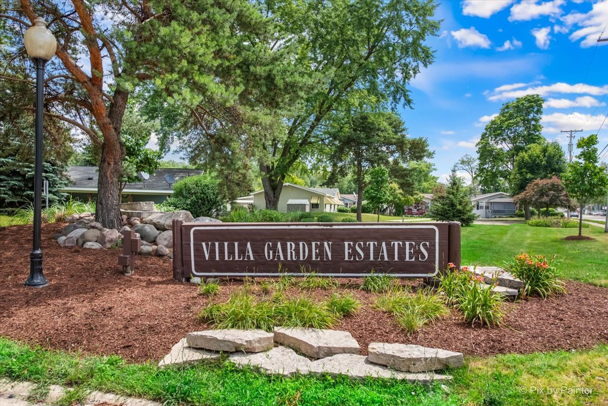 900 Rodney Lane, Elgin, IL 60120