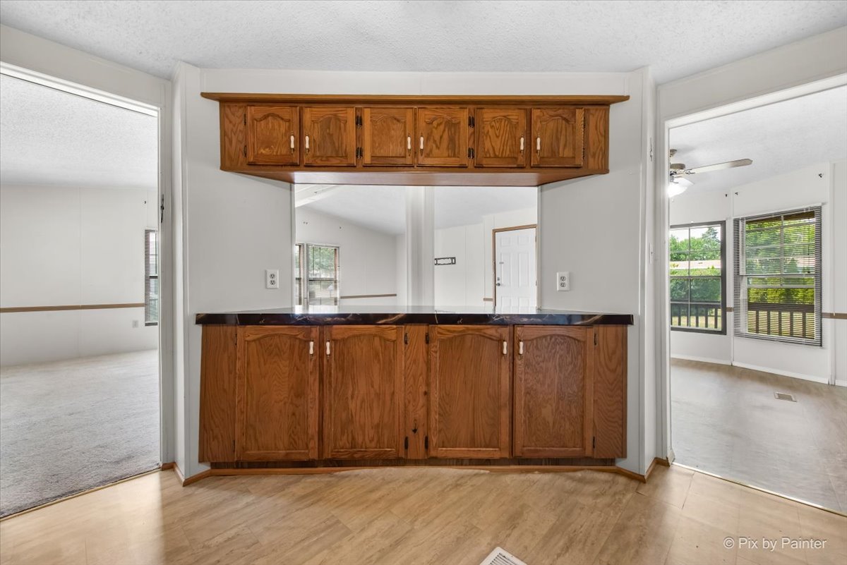 900 Rodney Lane, Elgin, IL 60120