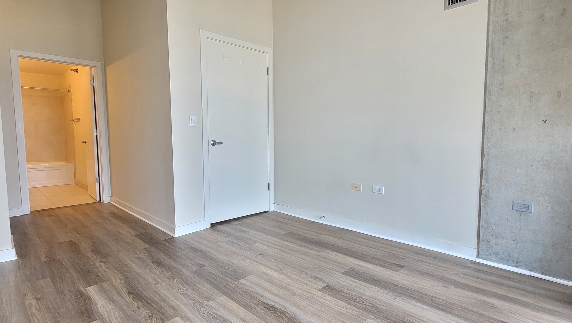 235 W Van Buren Street #2904, Chicago, IL 60607
