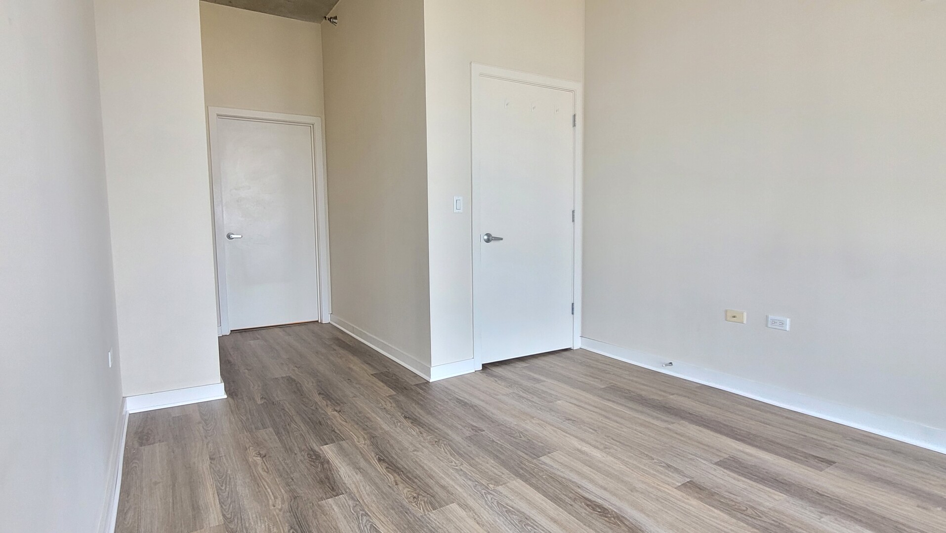 235 W Van Buren Street #2904, Chicago, IL 60607