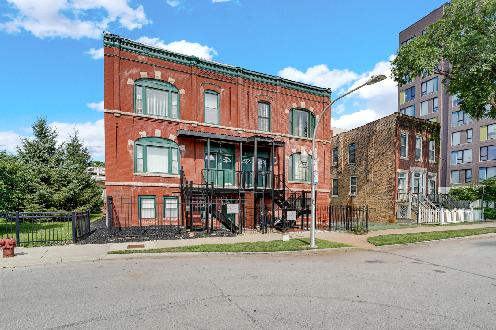 4326 S Calumet Avenue, Chicago, IL 60653