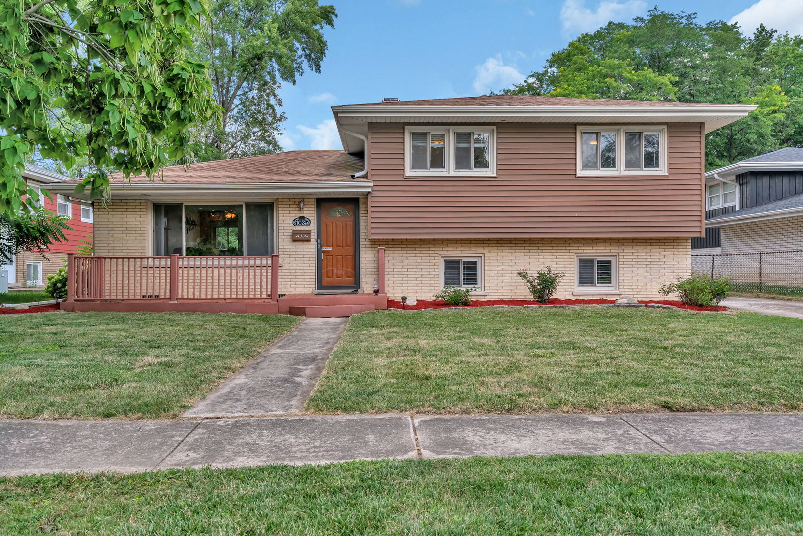 1035 Walter Street, Lemont, IL 60439
