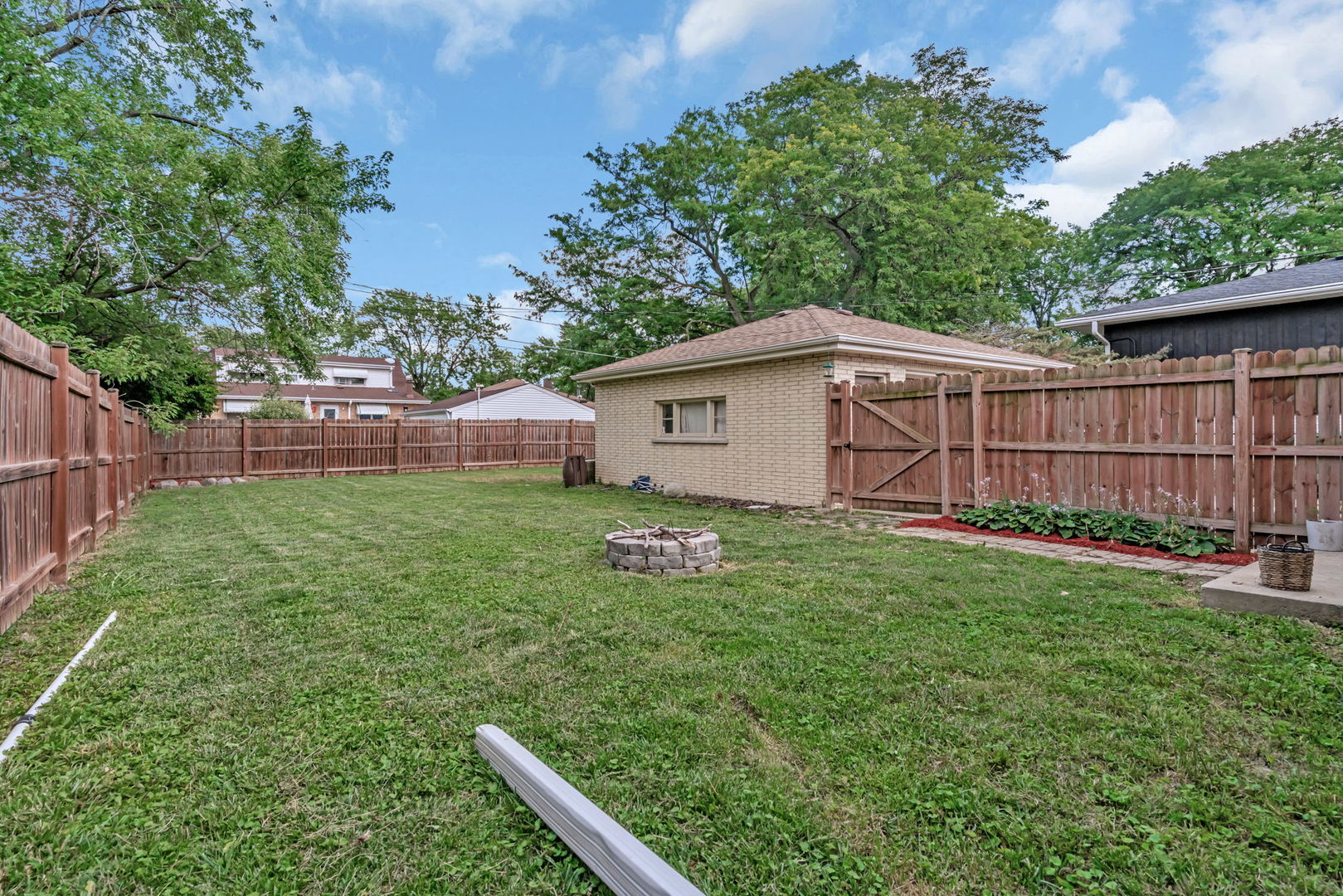 1035 Walter Street, Lemont, IL 60439