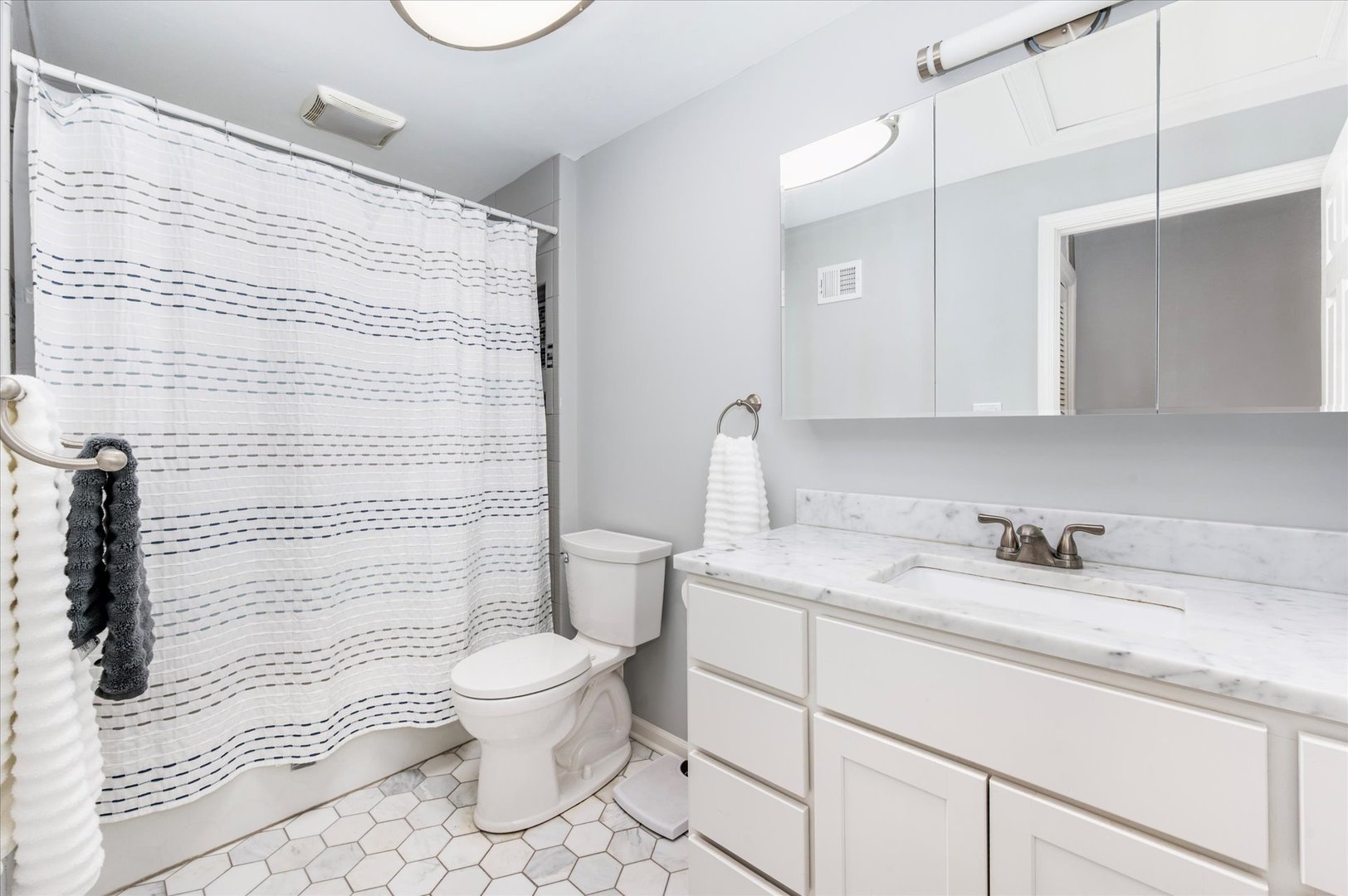 15W061 Harrison Street, Elmhurst, IL 60126