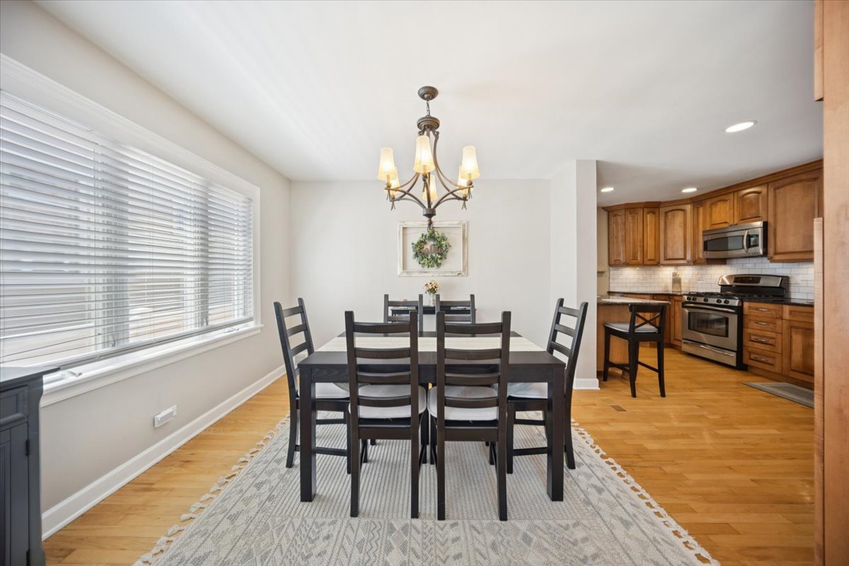 3826 N Page Avenue, Chicago, IL 60634