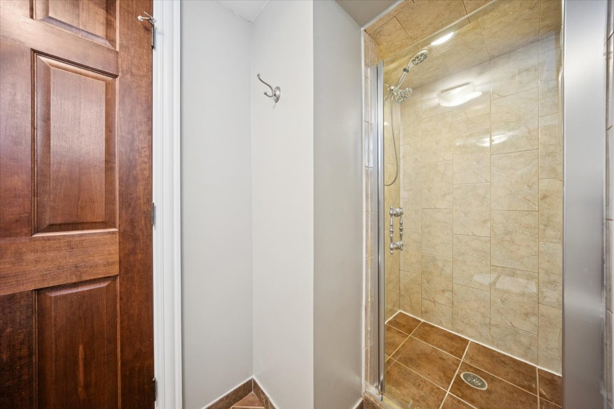 3826 N Page Avenue, Chicago, IL 60634