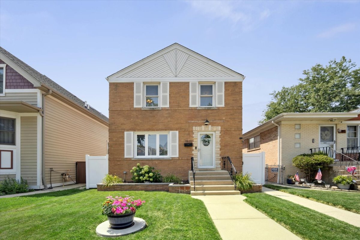 3826 N Page Avenue, Chicago, IL 60634