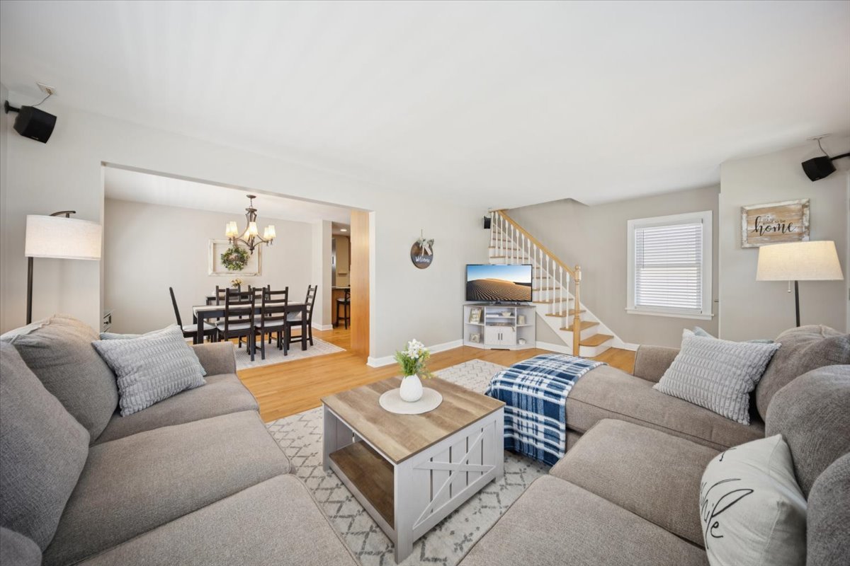 3826 N Page Avenue, Chicago, IL 60634