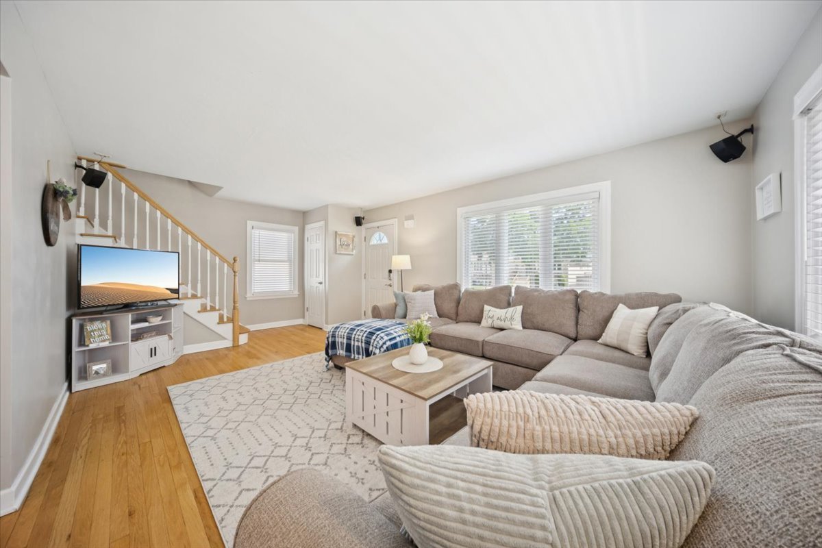 3826 N Page Avenue, Chicago, IL 60634