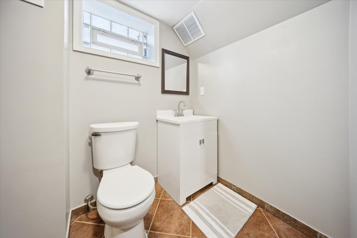 3826 N Page Avenue, Chicago, IL 60634