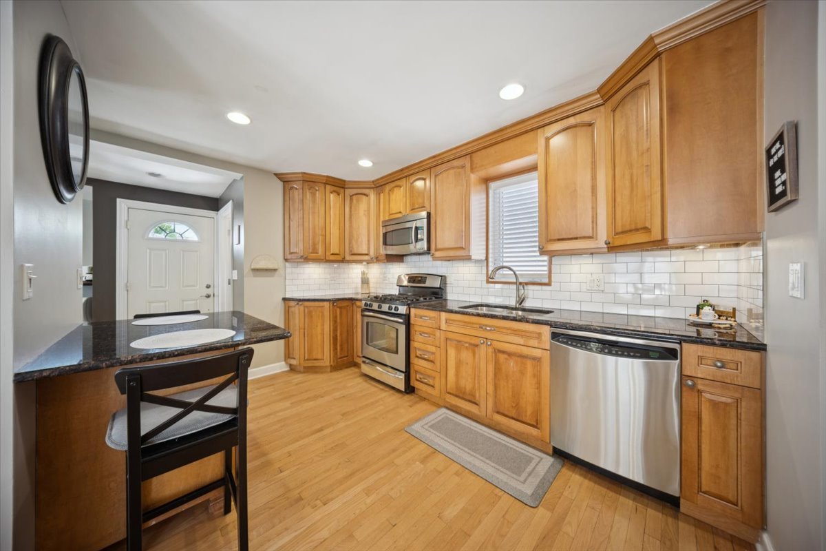 3826 N Page Avenue, Chicago, IL 60634