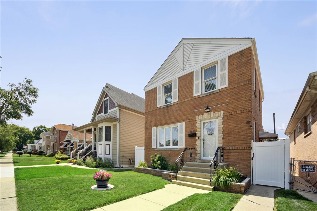 3826 N Page Avenue, Chicago, IL 60634