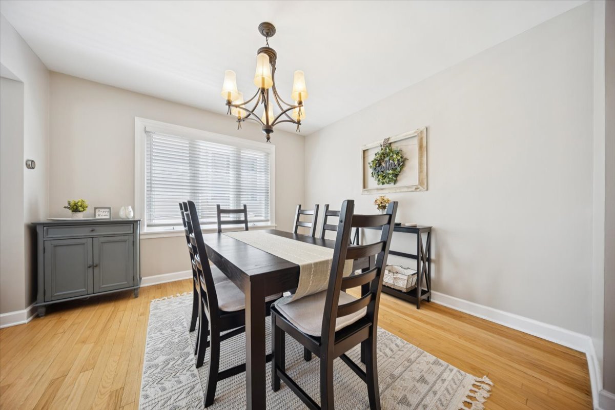 3826 N Page Avenue, Chicago, IL 60634
