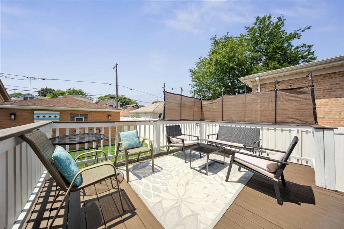 3826 N Page Avenue, Chicago, IL 60634