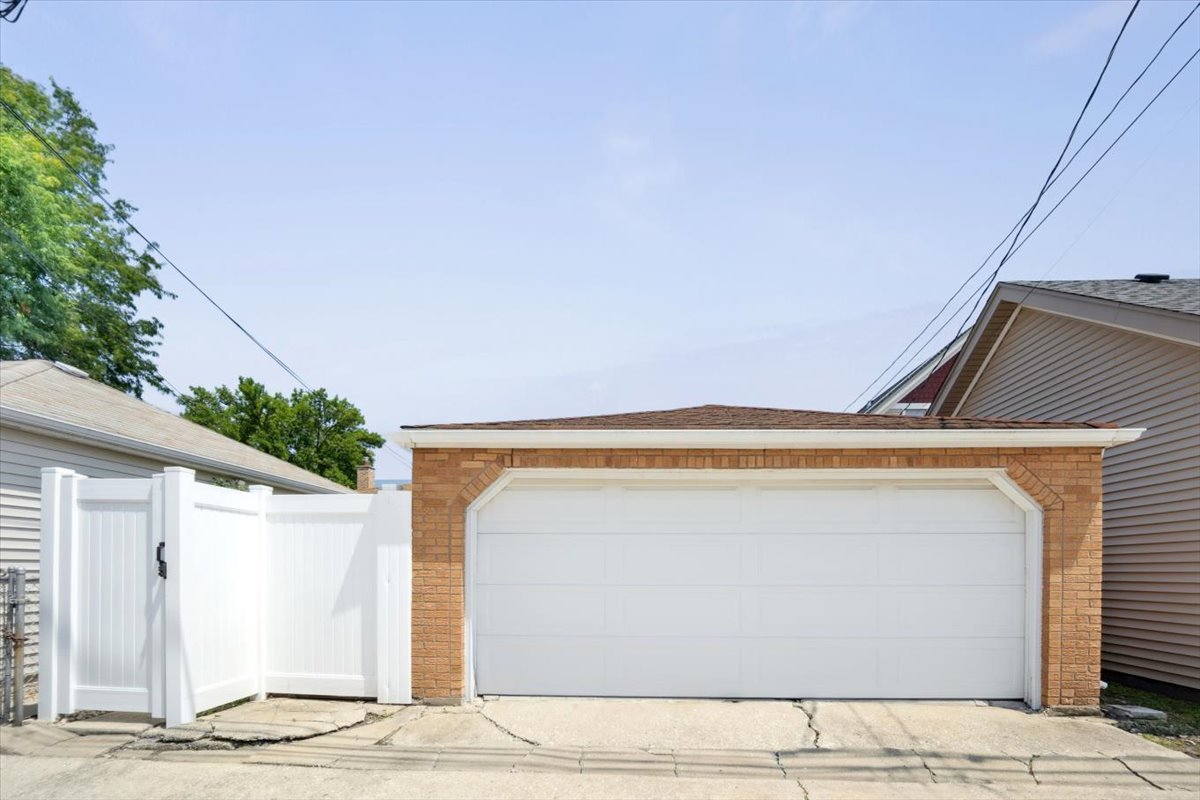 3826 N Page Avenue, Chicago, IL 60634