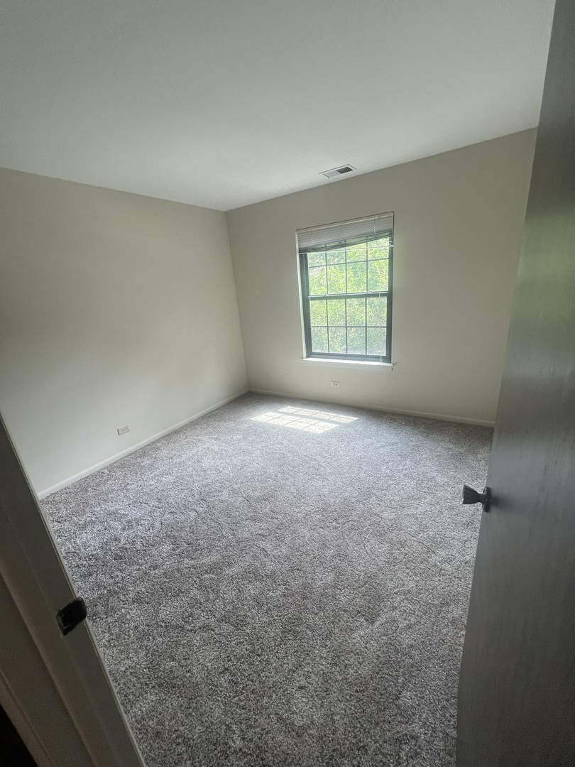 584 Williamsburg Court #C2, Wheeling, IL 60090