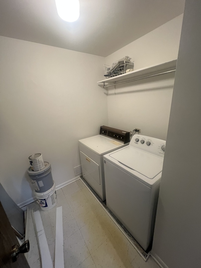 584 Williamsburg Court #C2, Wheeling, IL 60090