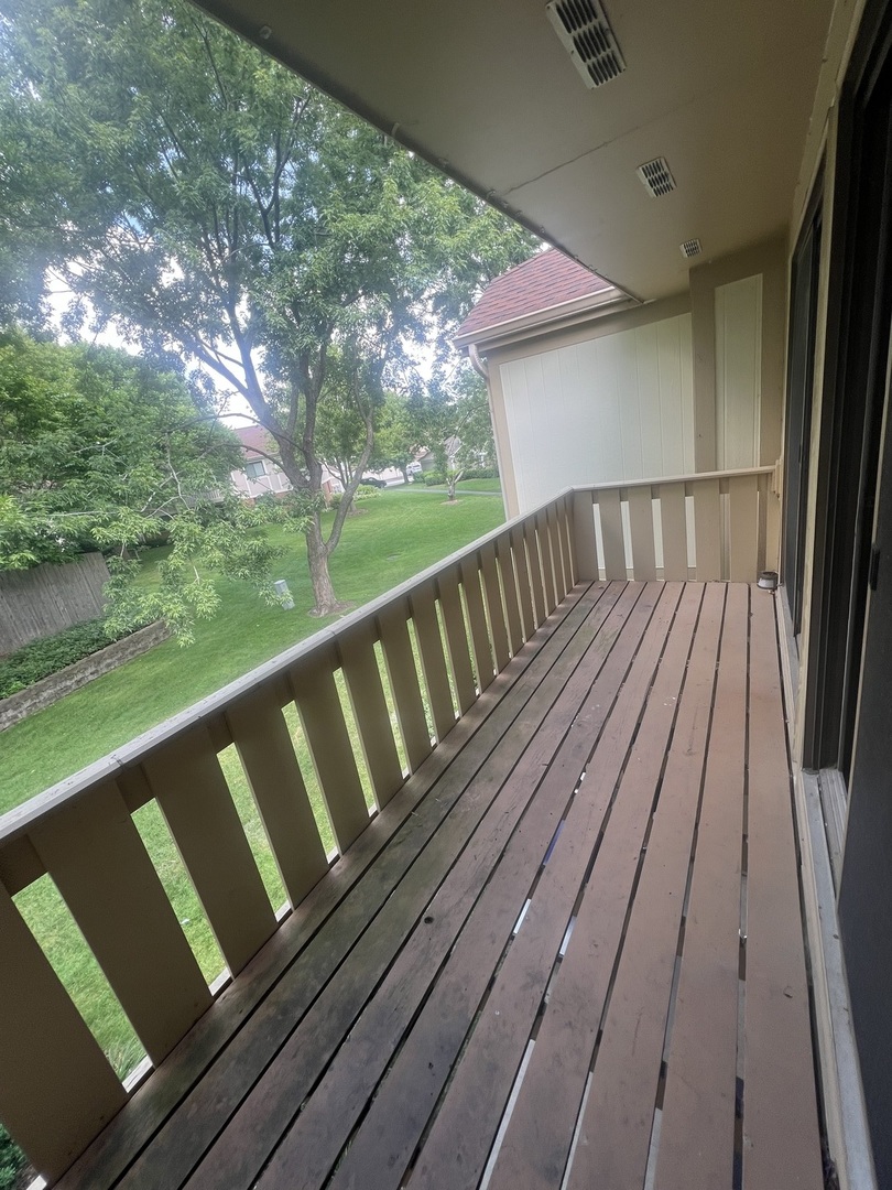 584 Williamsburg Court #C2, Wheeling, IL 60090