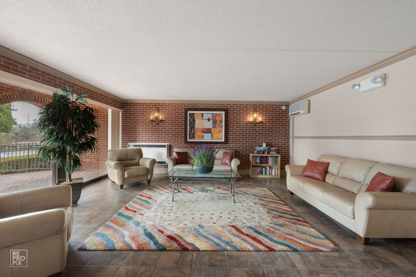 2066 Saint Johns Avenue #304, Highland Park, IL 60035