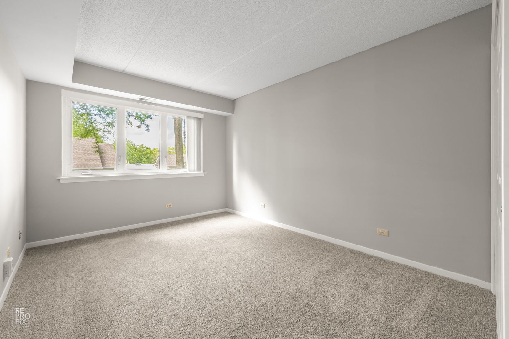 2066 Saint Johns Avenue #304, Highland Park, IL 60035
