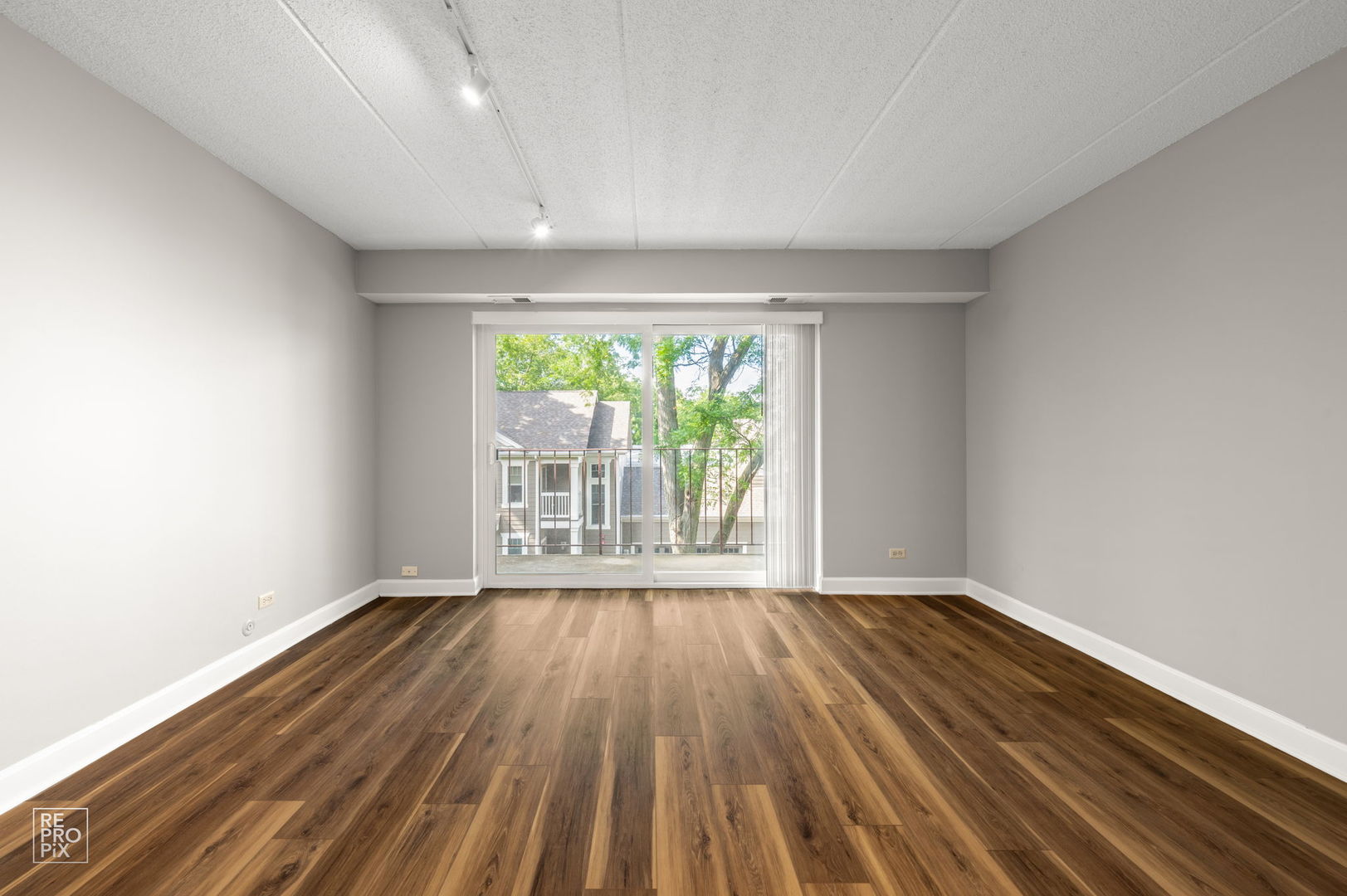 2066 Saint Johns Avenue #304, Highland Park, IL 60035
