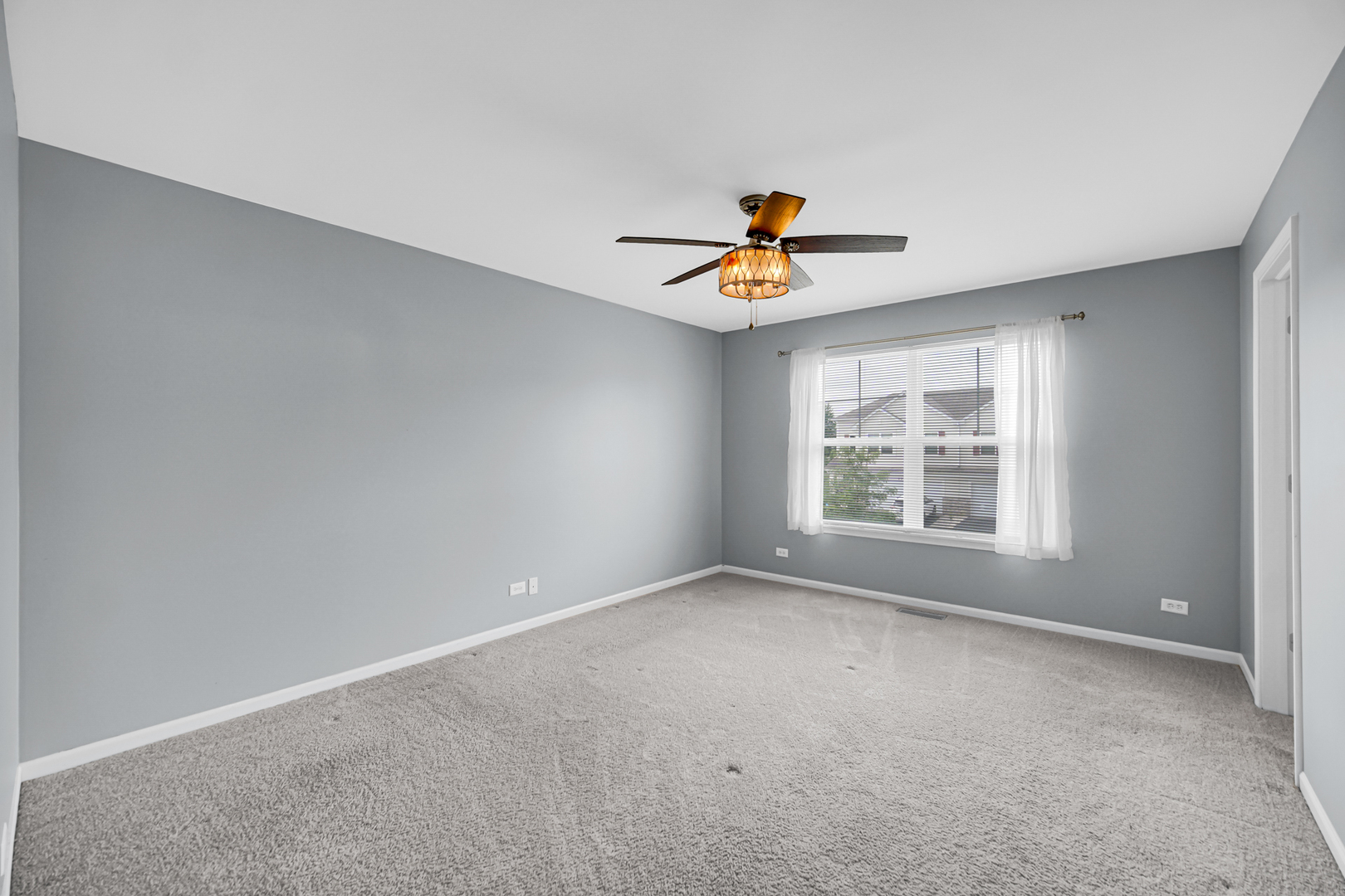 1325 Newport Circle, Pingree Grove, IL 60140