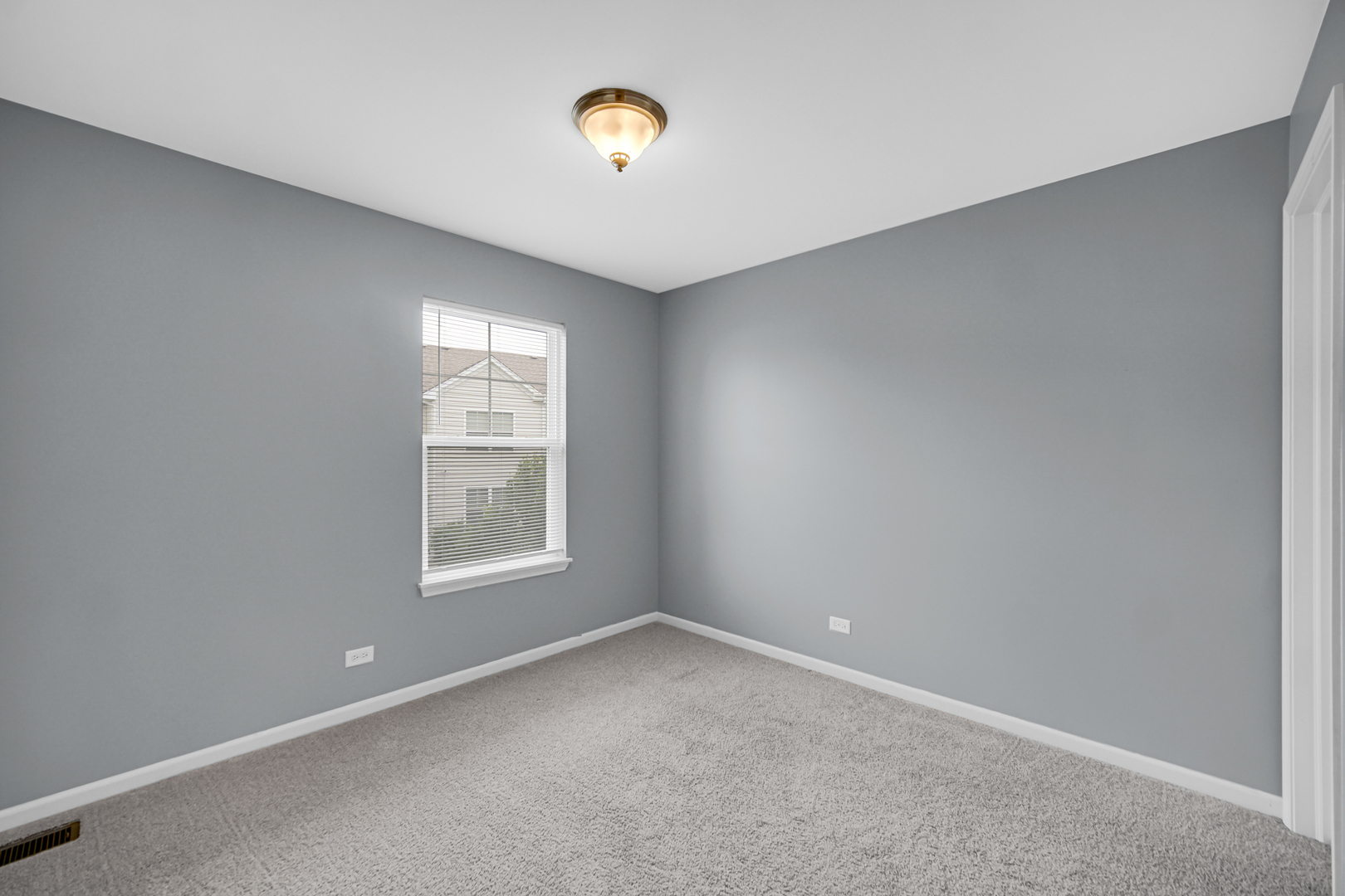 1325 Newport Circle, Pingree Grove, IL 60140
