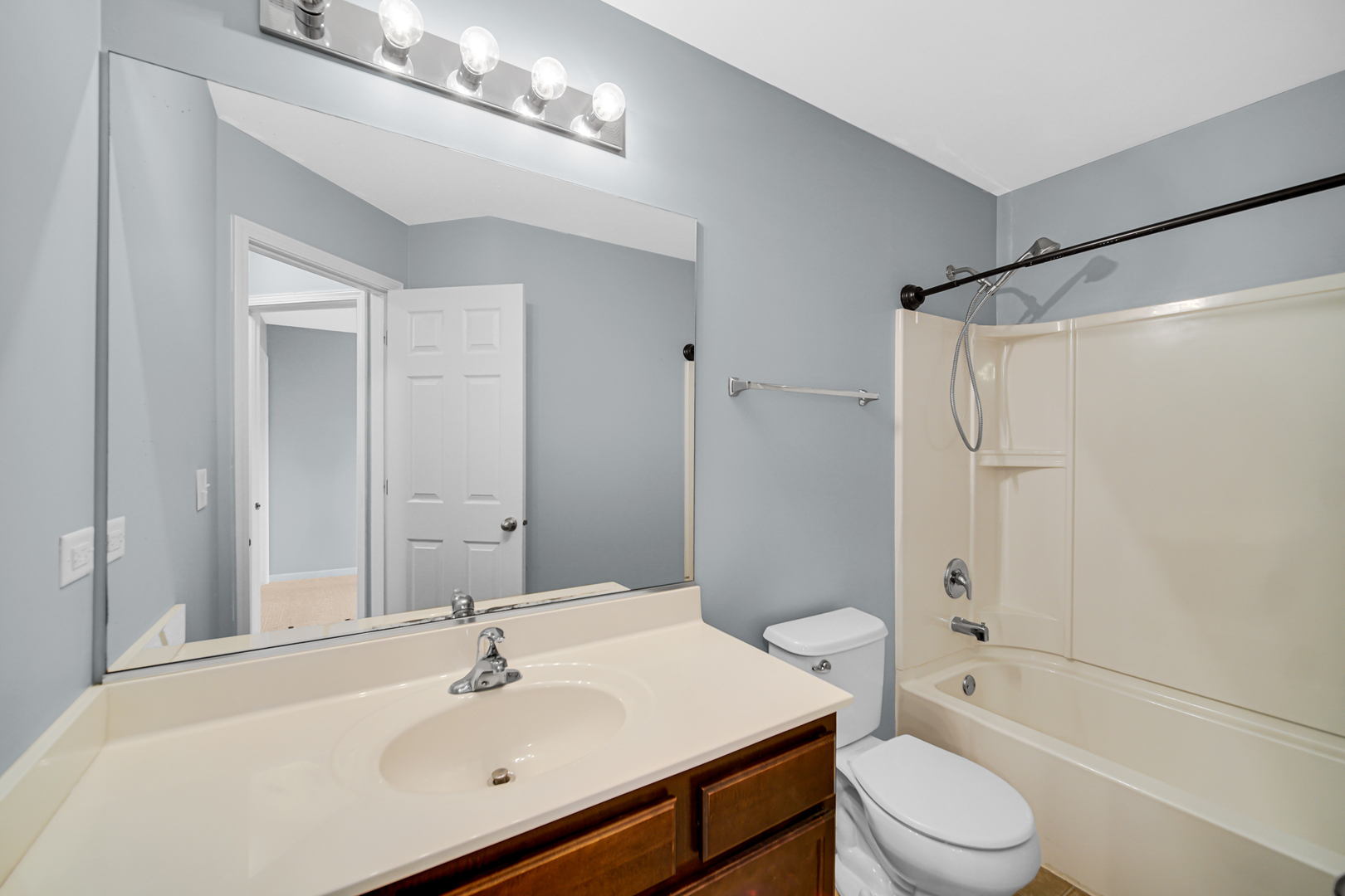 1325 Newport Circle, Pingree Grove, IL 60140