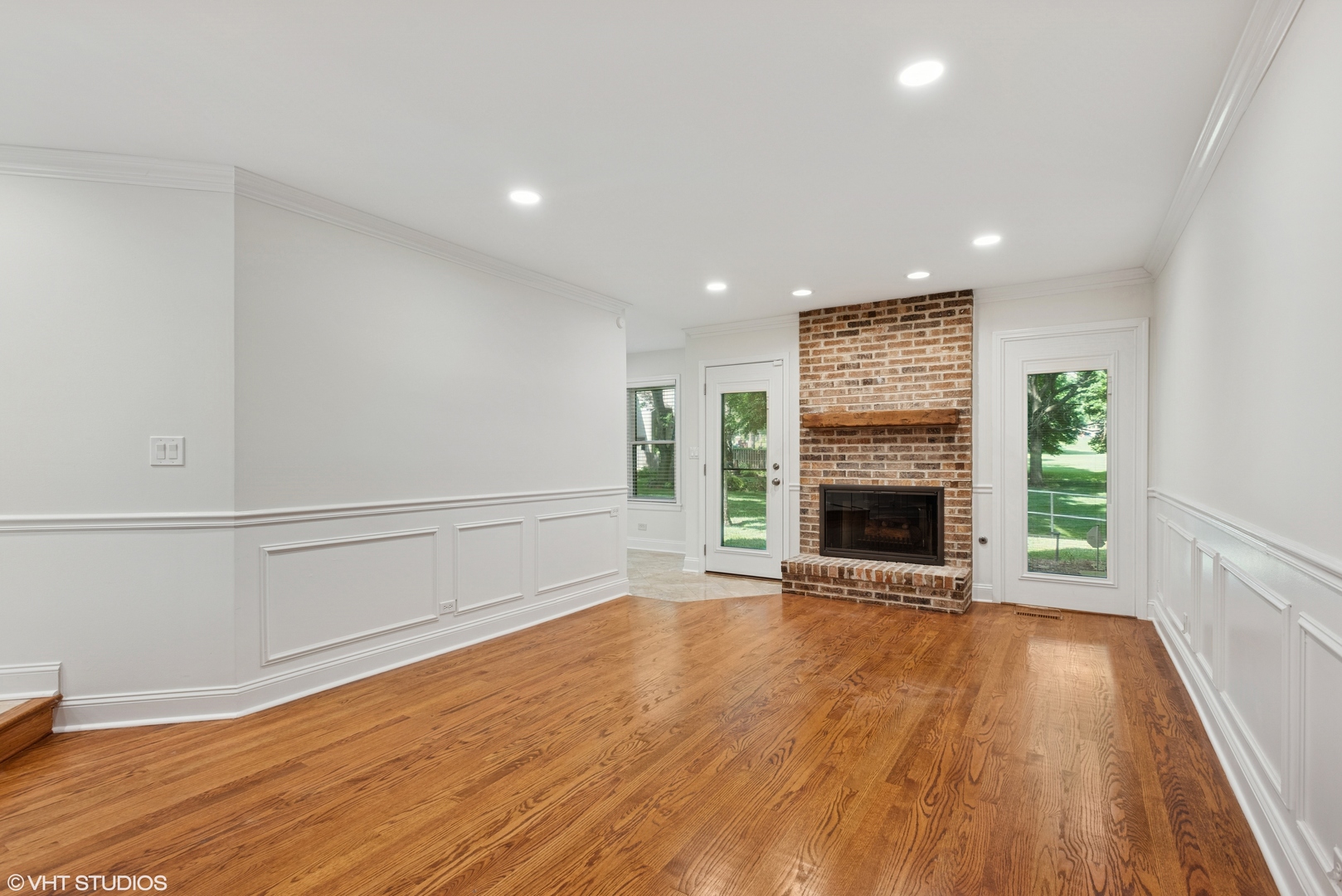 100 N Summit Drive, Schaumburg, IL 60194