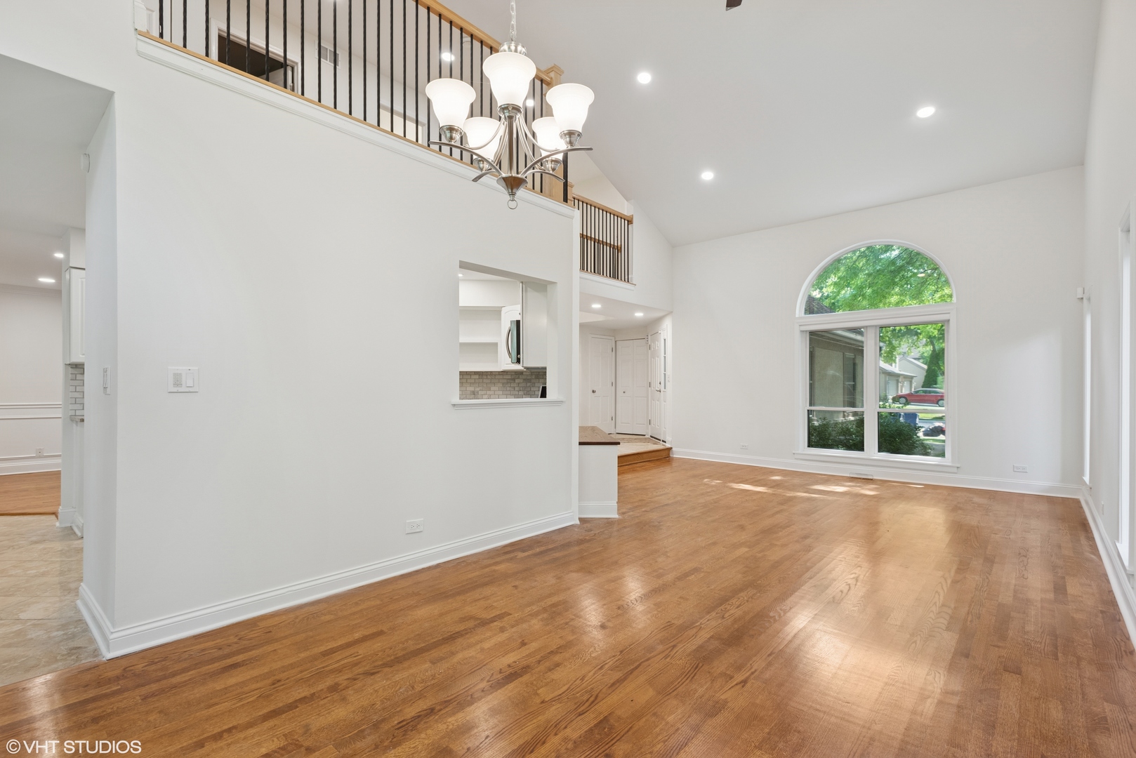 100 N Summit Drive, Schaumburg, IL 60194