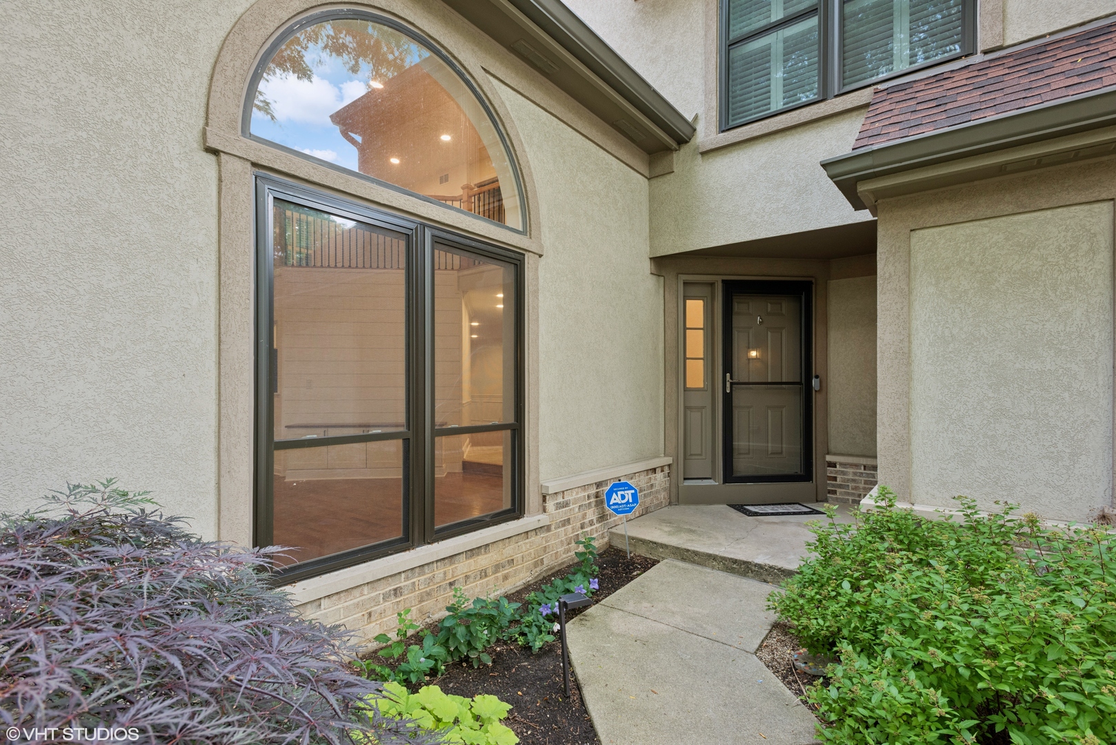 100 N Summit Drive, Schaumburg, IL 60194